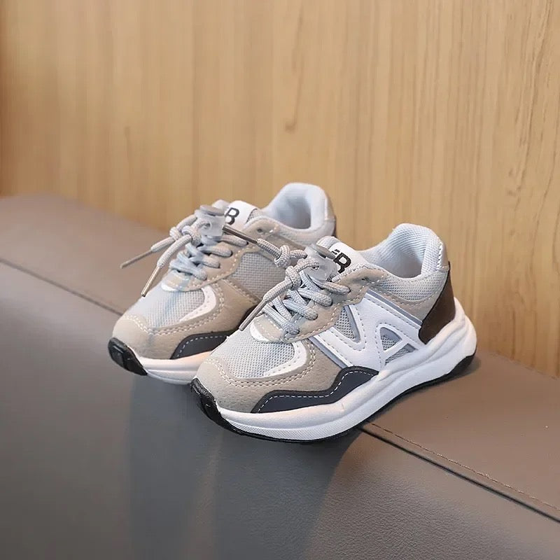 Barnsneakers med snörning – Storlek 21–28 | Andningsbara & Lätta för pojkar och flickor