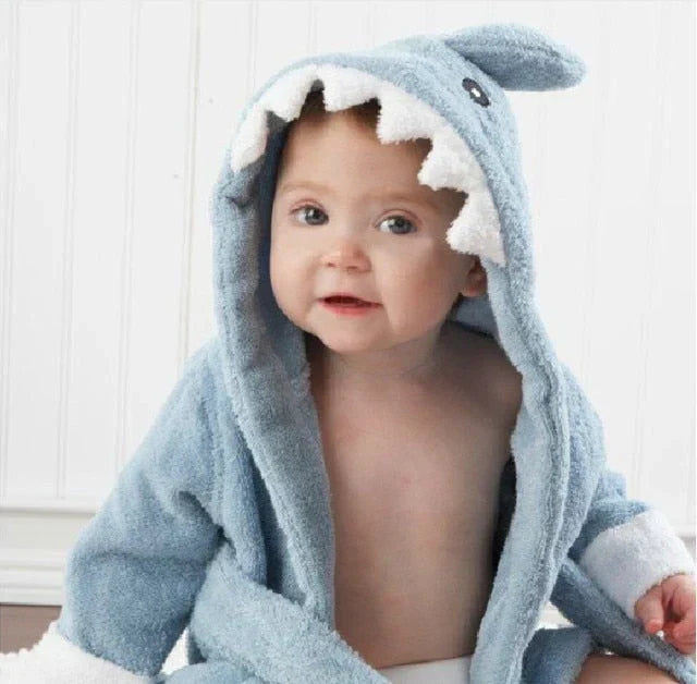 Mjuk sängbumper för baby till spjälsäng. Skyddar mot hårda spjälor och ger extra komfort. Andningsbar, tvättbar och med stilren design.