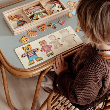 Träpusselsats – TeddyDress Klädpussel, Björnar, Trä, Från 2 År