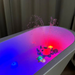 AquaGlow Badfontän med Ljus – Magiskt Badsleksak för Barn | Vattenfontän & Discobelysning