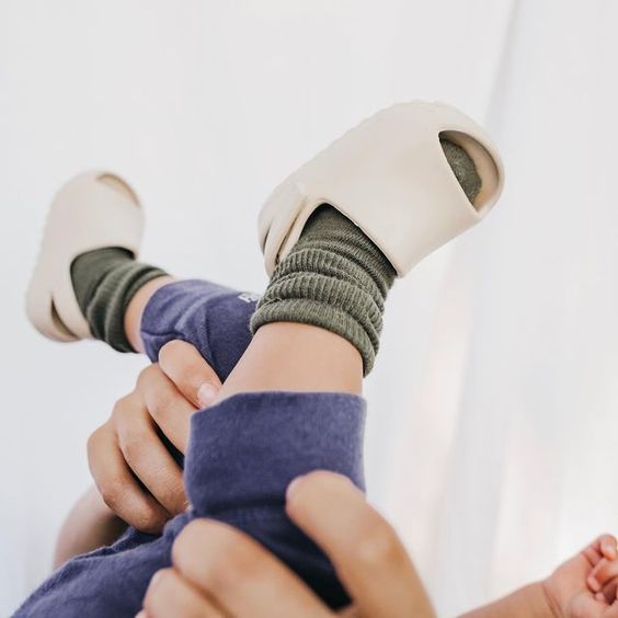 SunnyStep Barnsandaler – Bekväma och Justerbara Sandaler för Utomhusäventyr
