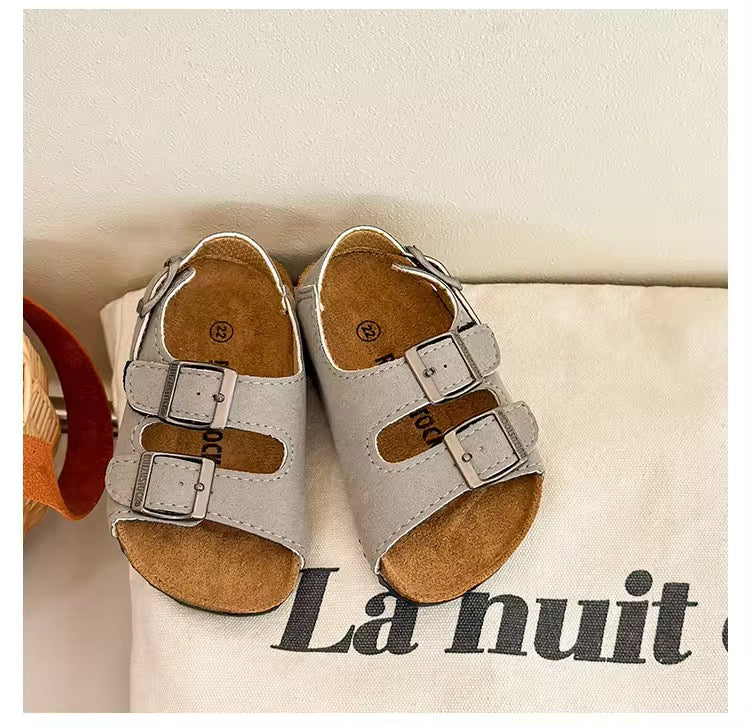 Off-White Barnflipflops – Storlek 22-30 | Bekväma & Lättviktiga | Stabil Sula & Halkfri