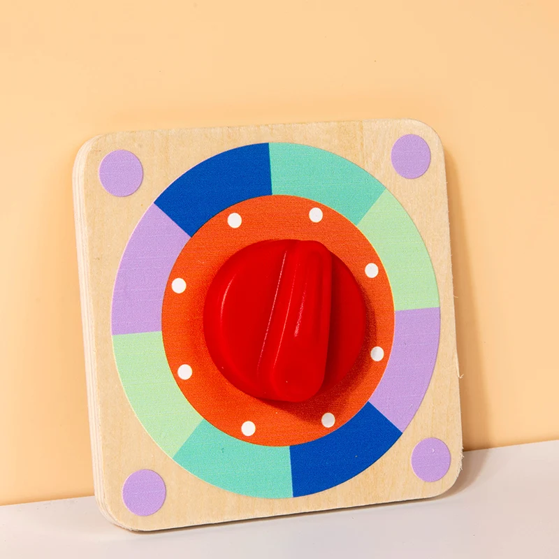 Magnetisk aktivitetsbräda Montessori i trä – 12 aktiviteter att välja mellan, kompakt | busy board