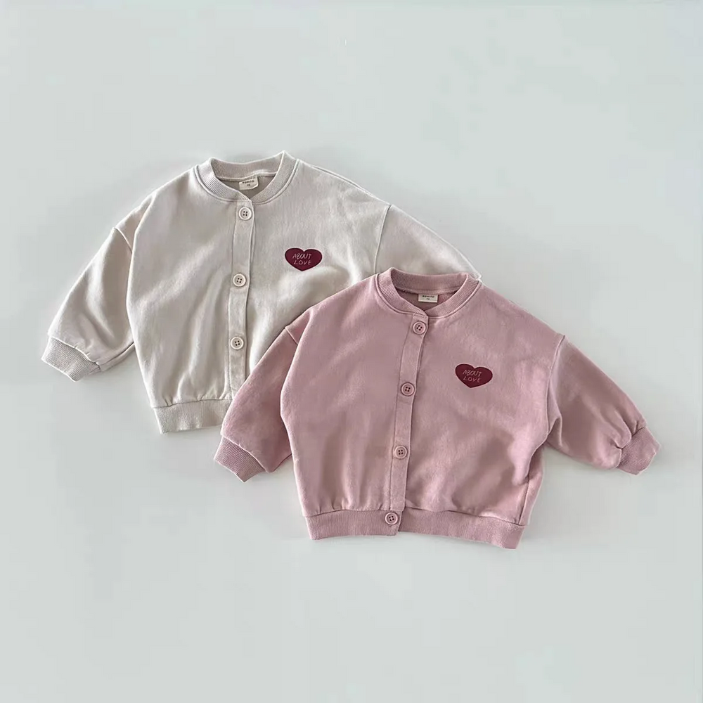 Babykofta med Hjärtan – Mjuk Cardigan med Knäppning – Unisex Barnkläder (6m–3år)