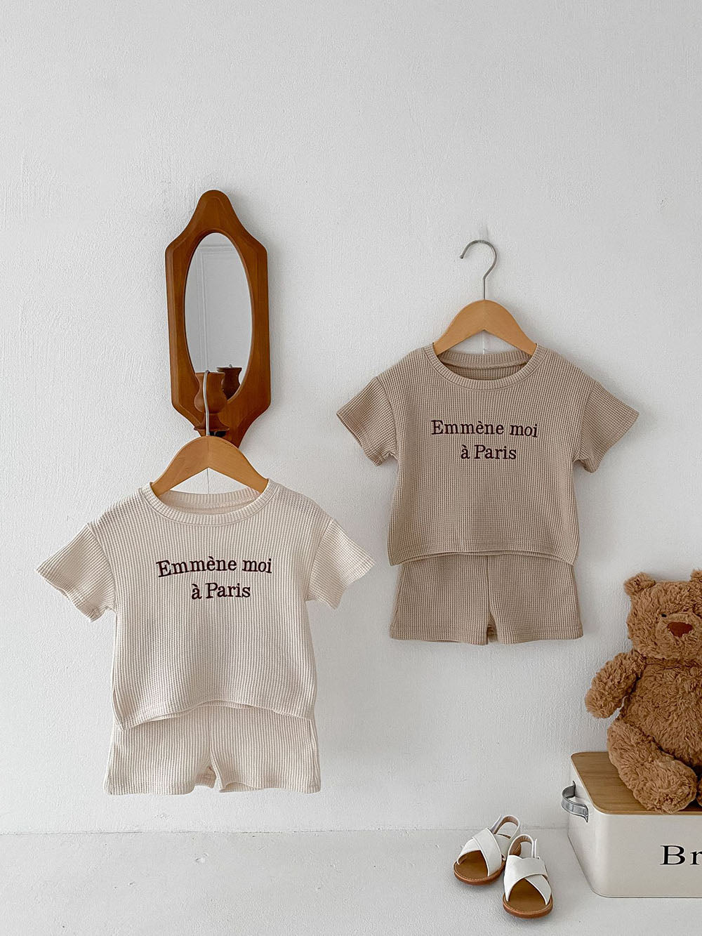 Paris Petit Babyset – Mjuk Sommaroutfit i Ribbat Tyg med Fransk Touch – Unisex | Storlek 0–3 år | More for Mini