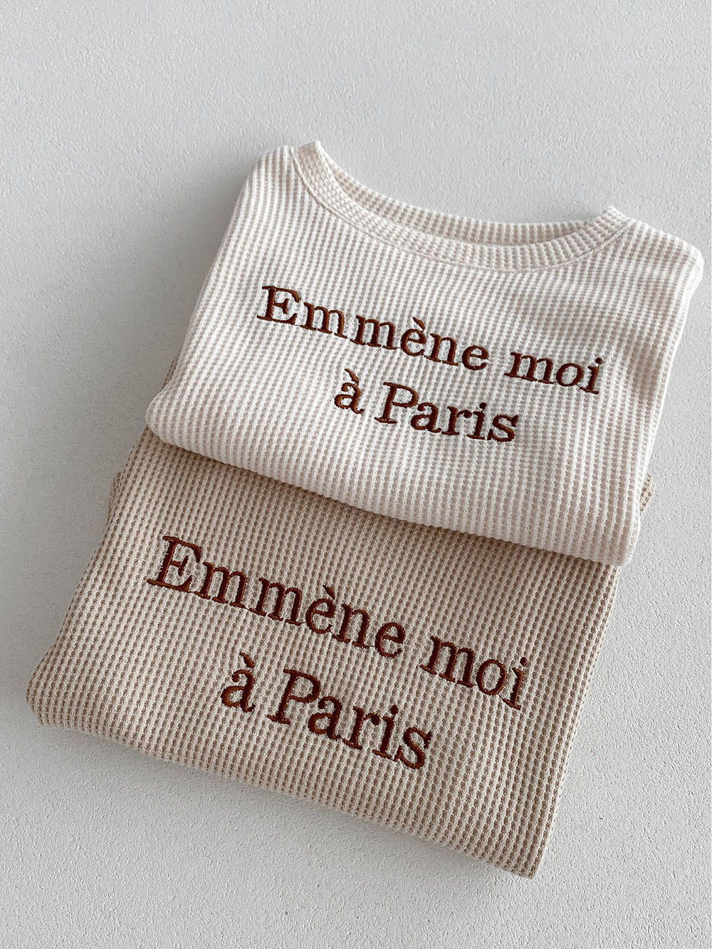 Paris Petit Babyset – Mjuk Sommaroutfit i Ribbat Tyg med Fransk Touch – Unisex | Storlek 0–3 år | More for Mini