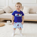 AppleTruck Sommarsätt för Pojkar | T-shirt med Äppeltruck & Randiga Shorts | Bomull & Polyester | 6 mån–4 år | Blå & Röd
