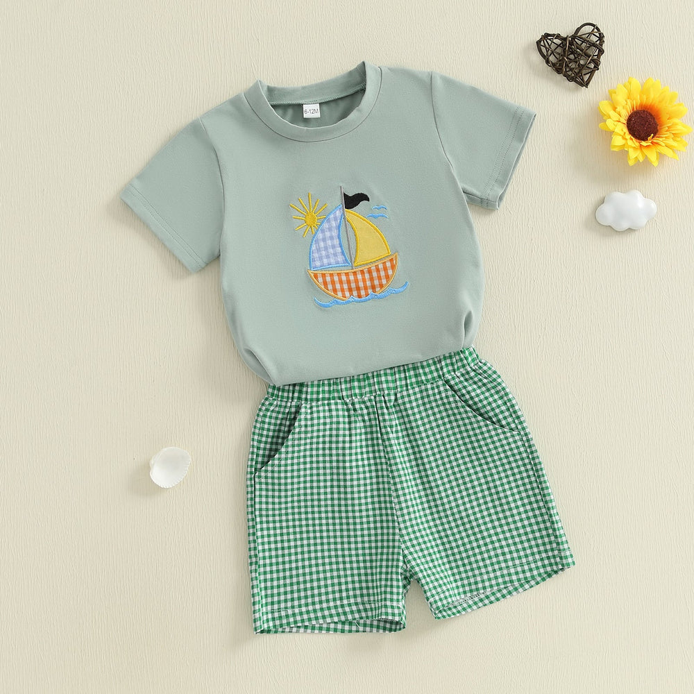 SailAway Sommarsätt för Pojkar | T-shirt med Segelbåt & Grön Rutig Shorts | Bomull & Polyester | 6 mån–4 år | Somrig Outfit för Småbarn