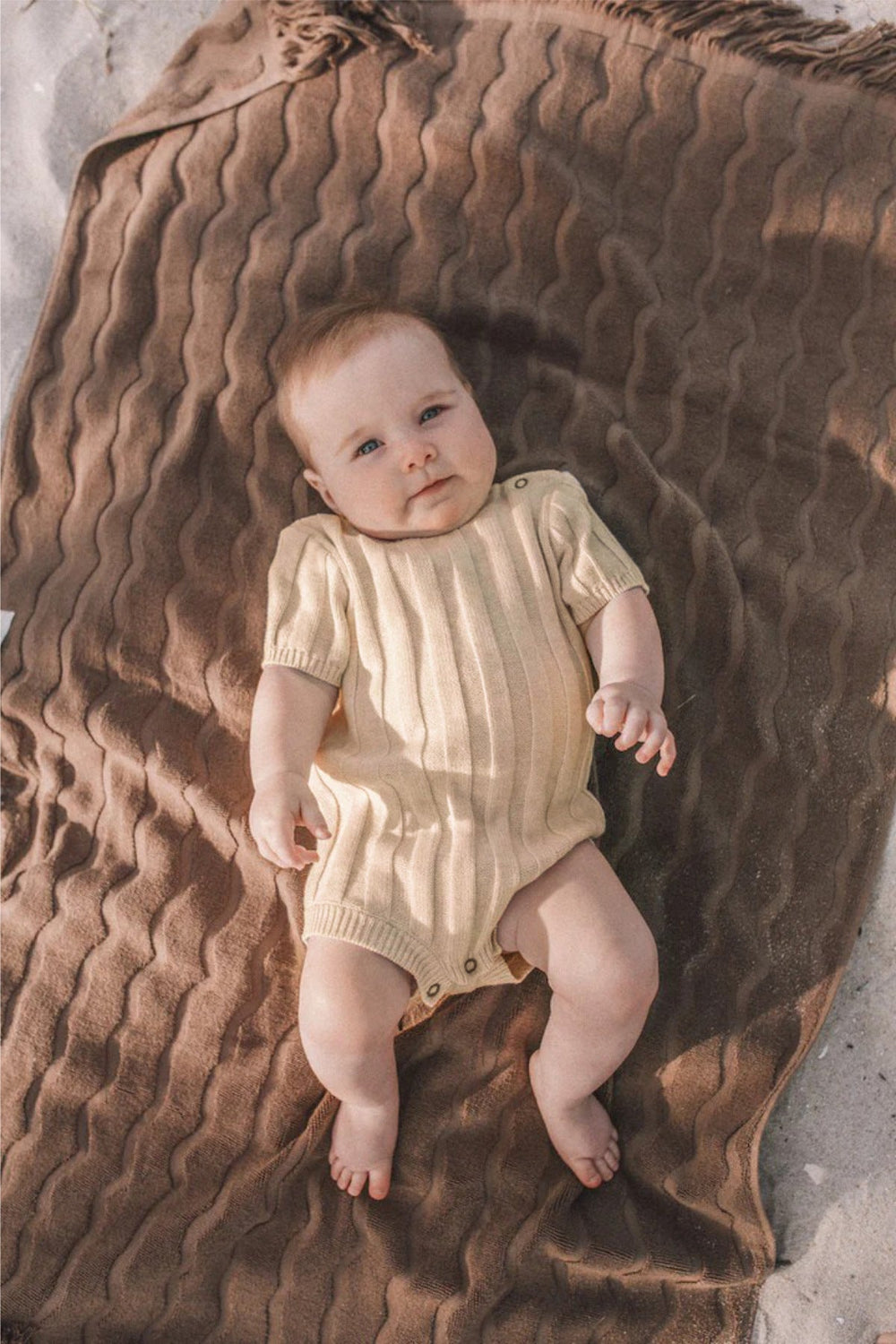 CozyNest Stickad babyromper 0–2 år | Mjuk bomullsblandning & ribbmönster | Bekväma babykläder