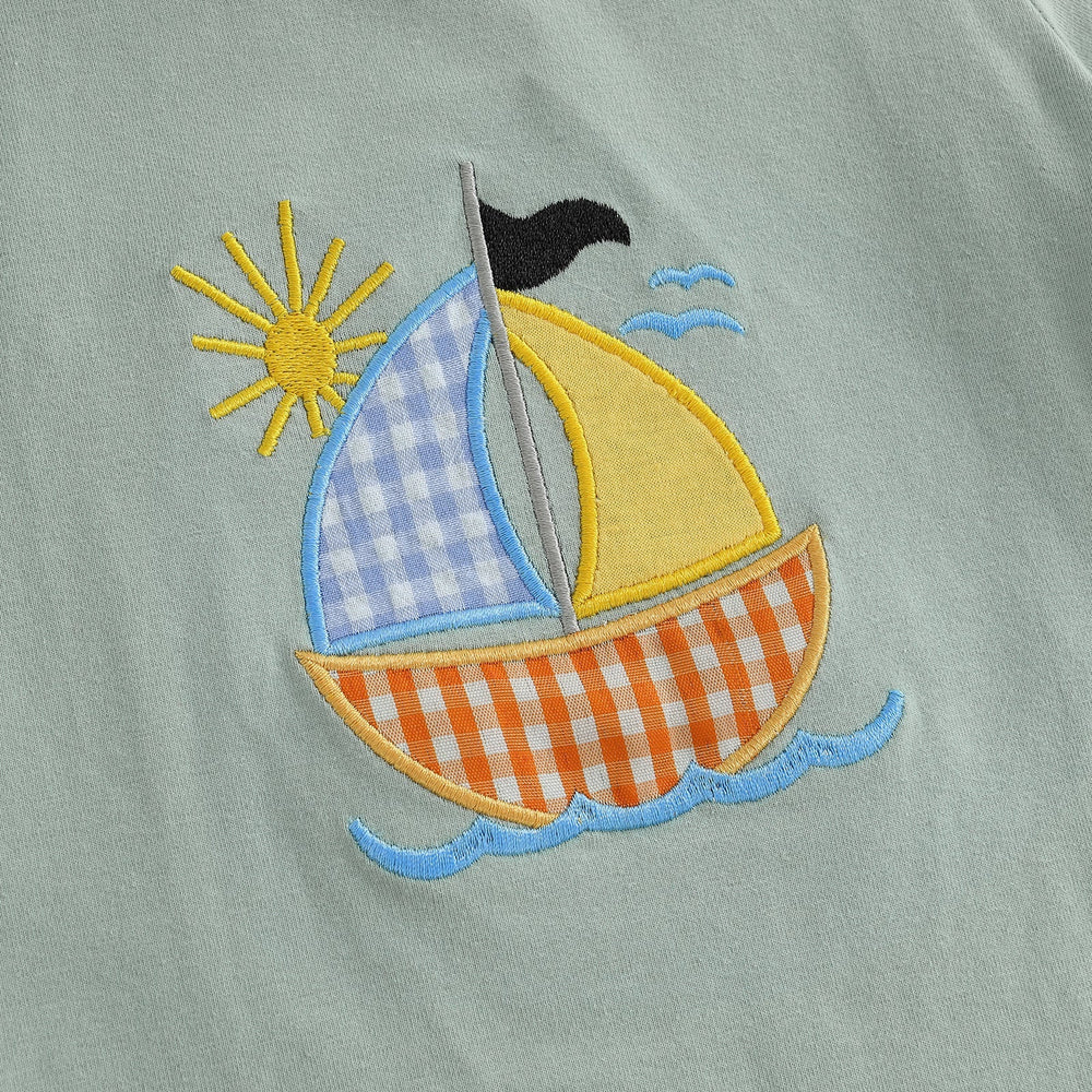 SailAway Sommarsätt för Pojkar | T-shirt med Segelbåt & Grön Rutig Shorts | Bomull & Polyester | 6 mån–4 år | Somrig Outfit för Småbarn