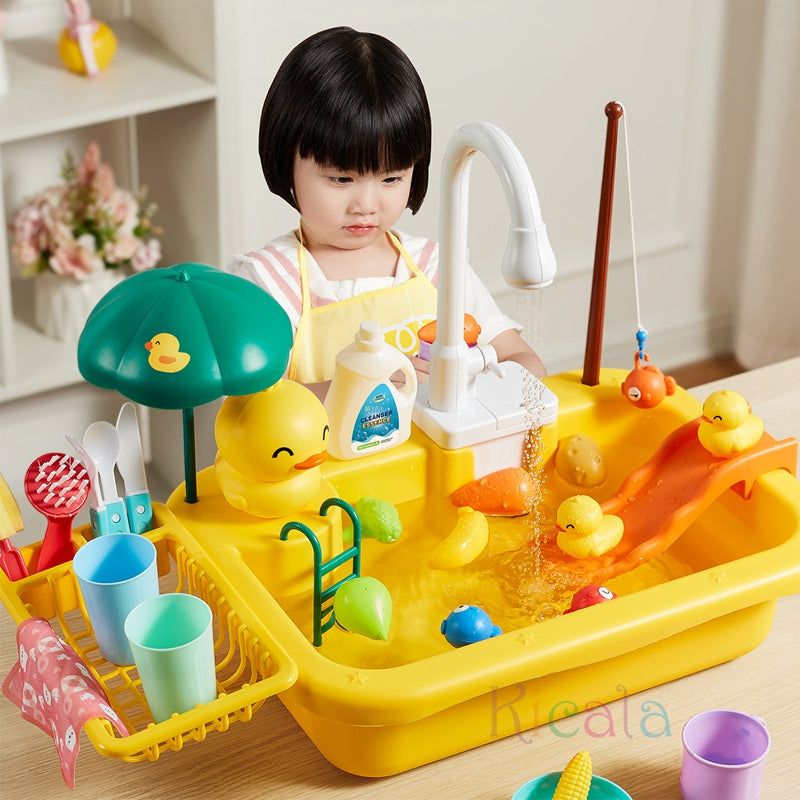 Splashy Duck Vattenset – Pedagogisk Vattenleksak med Fontän, Änder & Tillbehör | För Inomhus & Utomhus | Ålder 2–6 År
