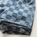 Nolu Checker Shorts – Rutiga Barnshorts Blå – Unisex Sommarshorts i Bomull – Resårmidja – Storlek 0–6 år
