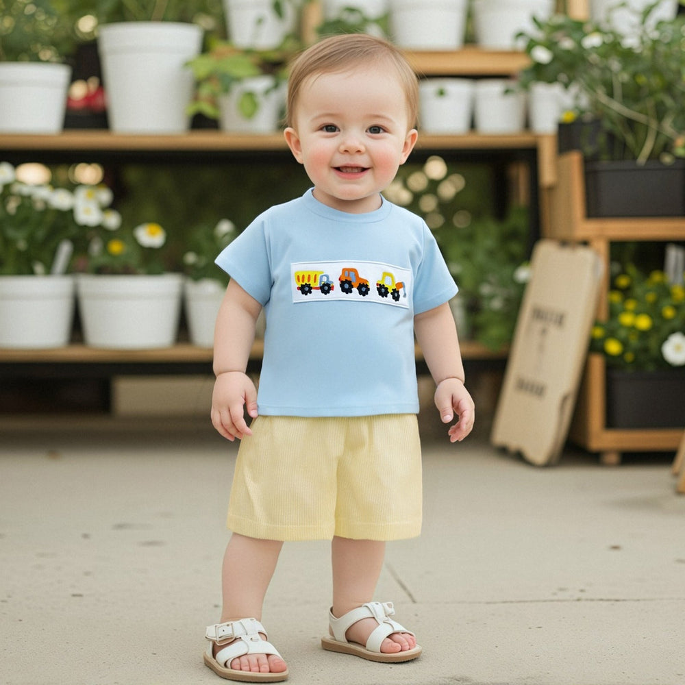 MiniMachines Sommerset för Pojkar | T-shirt med Byggfordon & Randiga Gula Shorts | Bomull & Polyester | 0–4 År | Bekväm Sommaroutfit