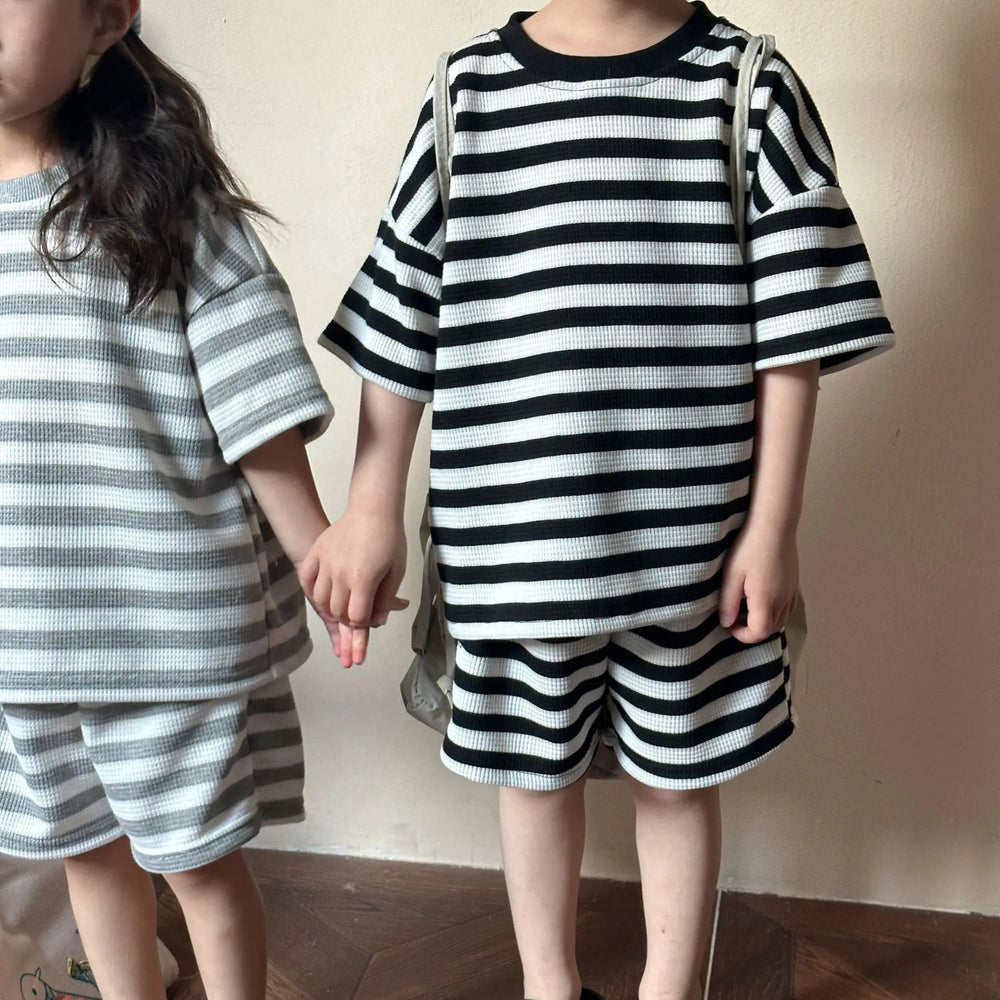 T-shirt och Shorts Sommarset – StripePlay Unisex, Svart/Grå, Bomull, Storlek 0–8 år