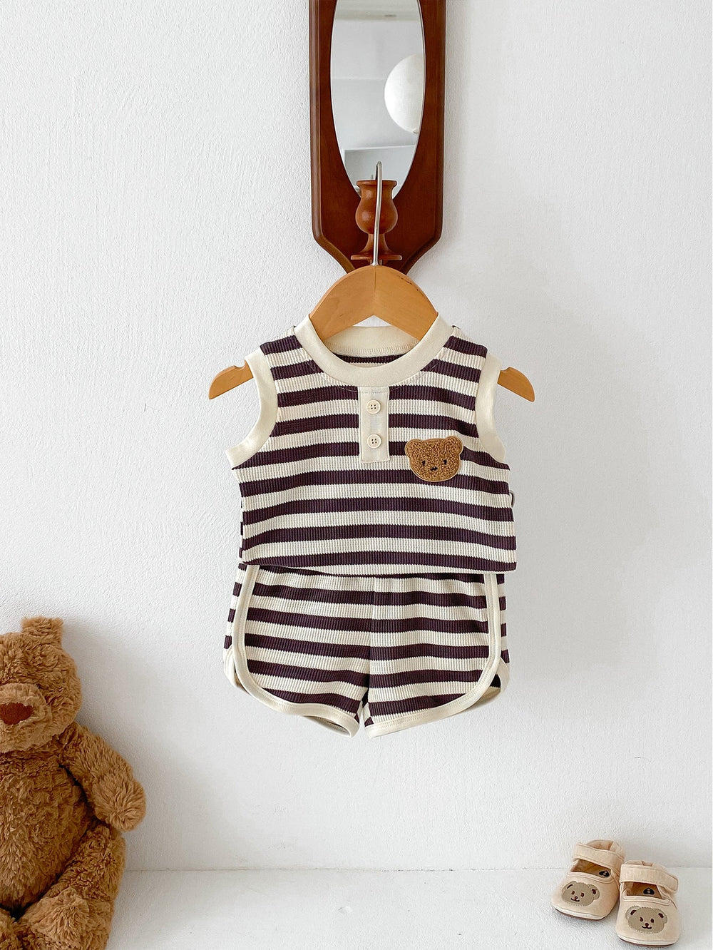 Randigt sommarset med linne och shorts med björn – Baby Småbarn, Brun/Svart/Röd/Grå, Storlek 0–3 år