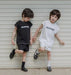 Summer Vibes Småbarnsset – Mjuk Sommaroutfit i Bomull | Unisex | Svart & Vitt | Storlek 0–3 år | Little Nomad
