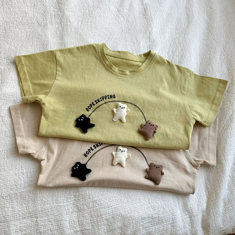 3D T-shirt med björnar som hoppar hopprep – Beary Bounce Unisex, Beige/Grön, Bomull, Storlek 0–8 år
