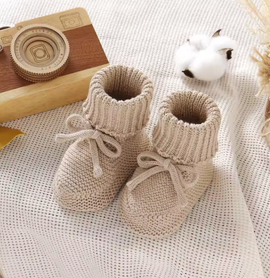 Stickade Babytossor – LittleLoom Unisex, Beige/Vit/Rosa/Grön, Storlek 0–2 År