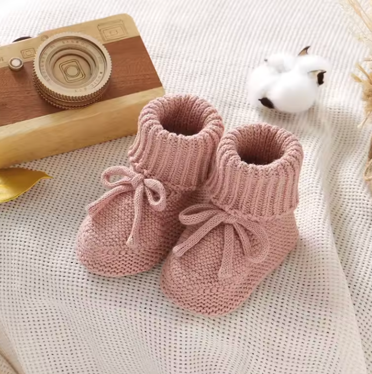 Stickade Babytossor – LittleLoom Unisex, Beige/Vit/Rosa/Grön, Storlek 0–2 År