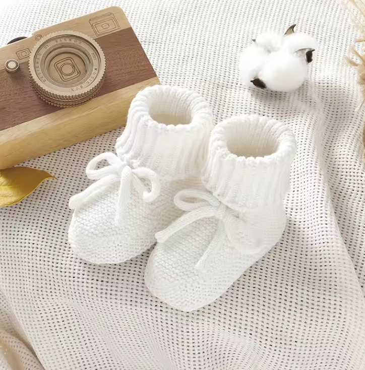 Stickade Babytossor – LittleLoom Unisex, Beige/Vit/Rosa/Grön, Storlek 0–2 År