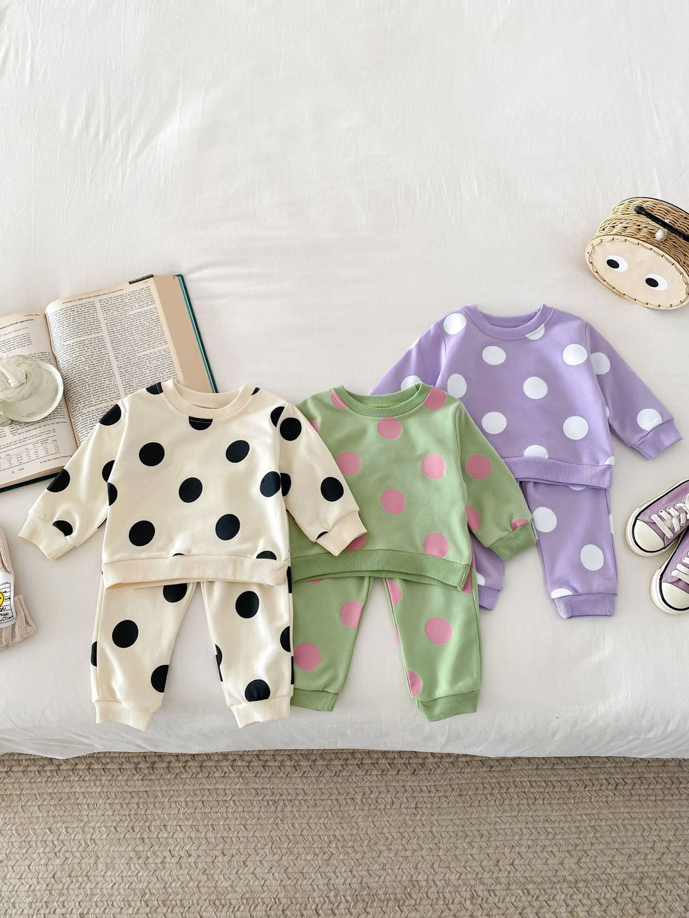 Träningsdräkt med prickar – DottyDays Flickor, Lila/Beige/Grön, Bomull, Storlek 0–4 år