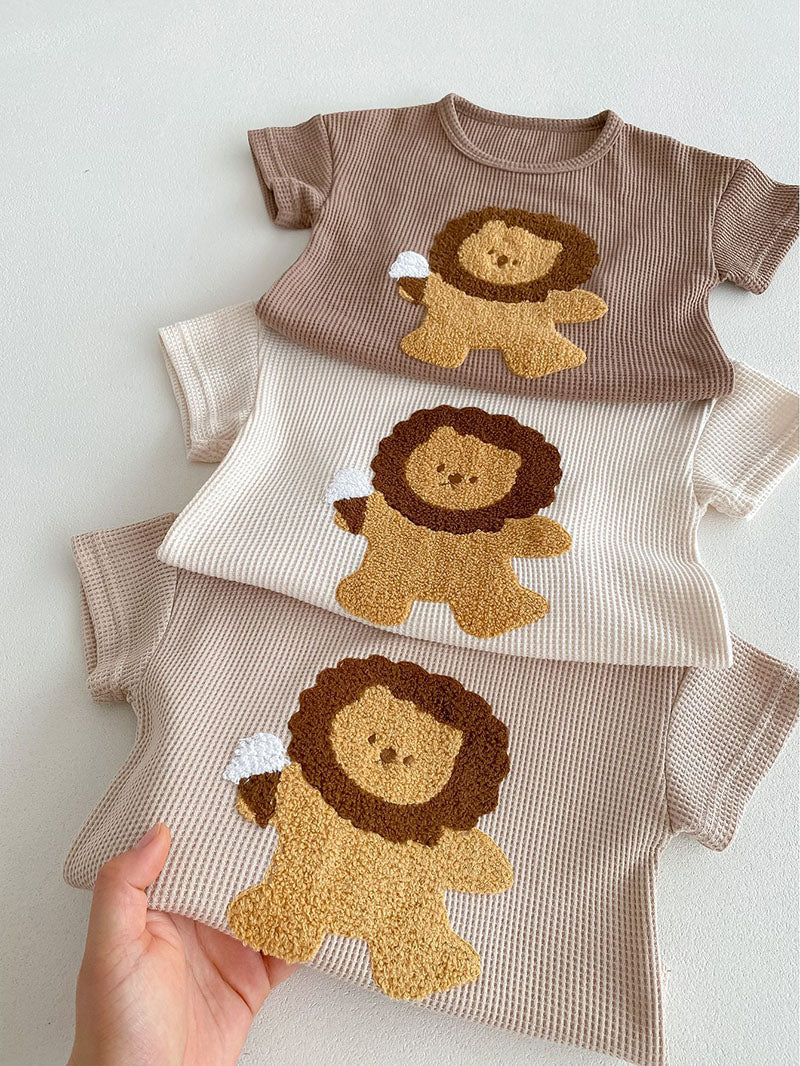 Våffeltygsset T-shirt & Shorts med Lejon – Little Roar Baby Småbarn, Brun/Beige, Bomull, Storlek 0–3 år