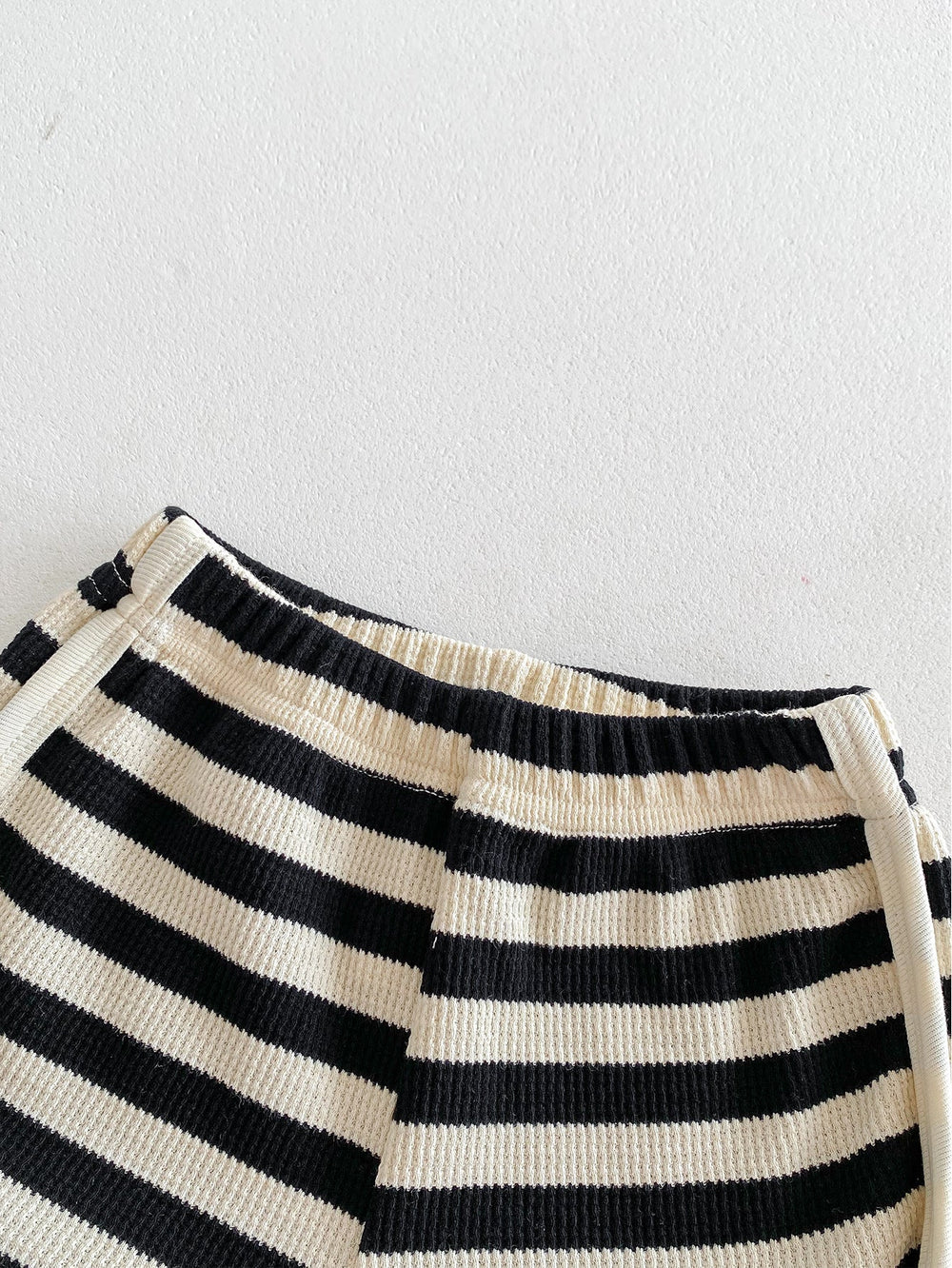 Randigt sommarset med linne och shorts med björn – Baby Småbarn, Brun/Svart/Röd/Grå, Storlek 0–3 år