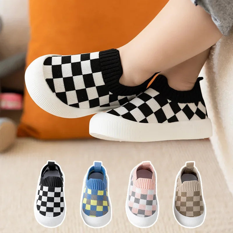 ToddlySteps Slip-On Skor för Småbarn – Halkfri, Andningsbar & Lätt att Ta På | Perfekt för Första Stegen