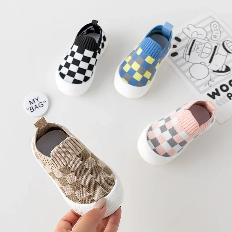 ToddlySteps Slip-On Skor för Småbarn – Halkfri, Andningsbar & Lätt att Ta På | Perfekt för Första Stegen