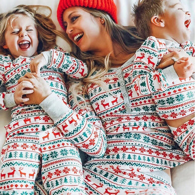 Julpyjamas för hela familjen i matchande design, baby till vuxen