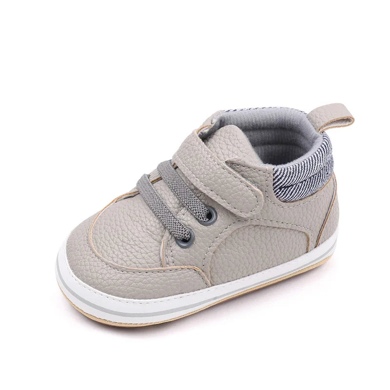 Babyskor för Första Stegen – Mjuka Slip-ons med Flexibel Sula (6–36 mån)