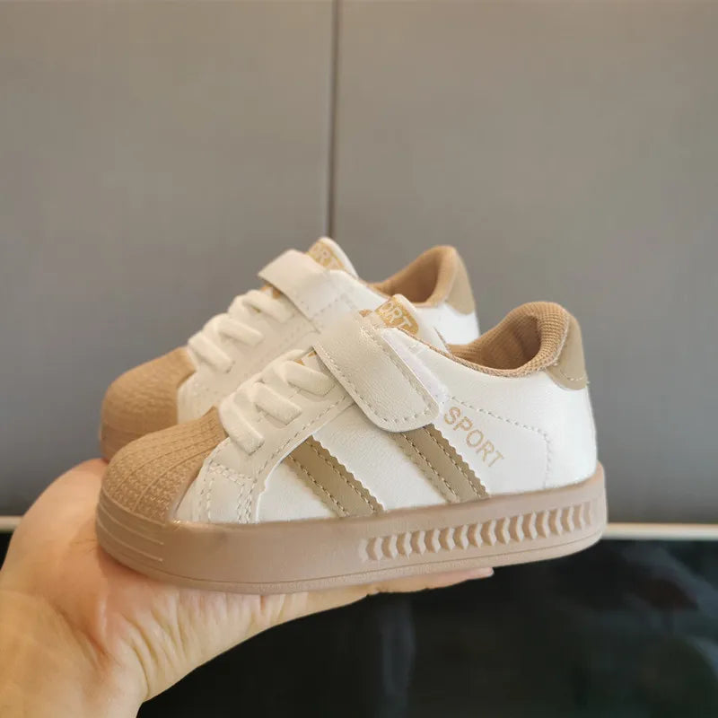 Vattentäta barnsneakers med halkskydd – Säker & Bekväm 0–7 år