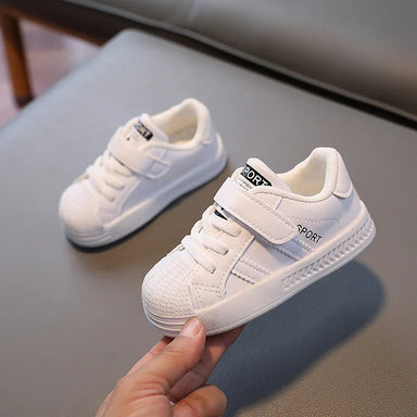 Vattentäta barnsneakers med halkskydd – Säker & Bekväm 0–7 år