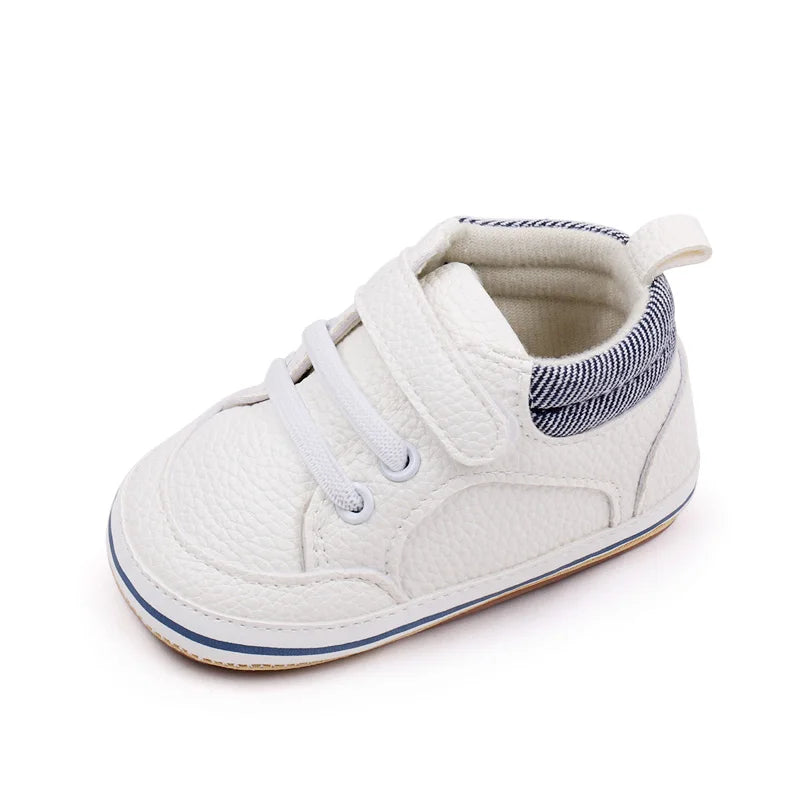 Babyskor för Första Stegen – Mjuka Slip-ons med Flexibel Sula (6–36 mån)