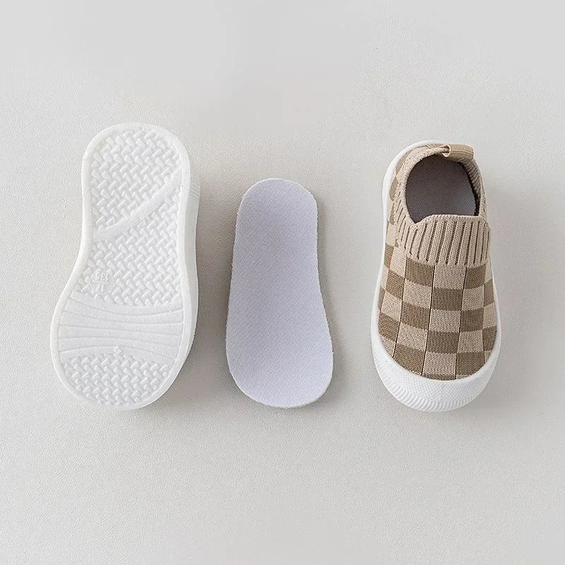 ToddlySteps Slip-On Skor för Småbarn – Halkfri, Andningsbar & Lätt att Ta På | Perfekt för Första Stegen