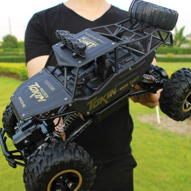 RC-lastbil 4WD – Terränggående radiostyrd bil med dubbla motorer