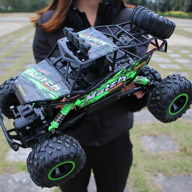 RC-lastbil 4WD – Terränggående radiostyrd bil med dubbla motorer